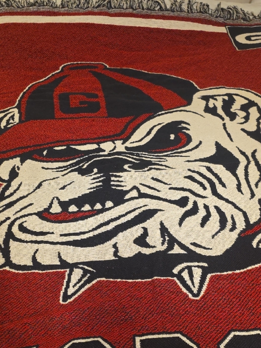 University of Georgia Red Bulldog Throw Blanket 67×50 Inches I Have 2 Of Them - Picture 10 of 10